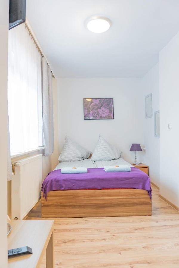 Malinowy Bed & Breakfast *